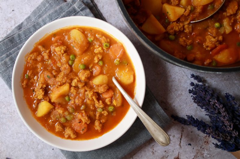 Guiso infalible y vegano de patatas con soja